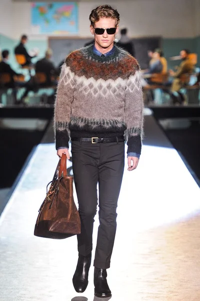 Look 24